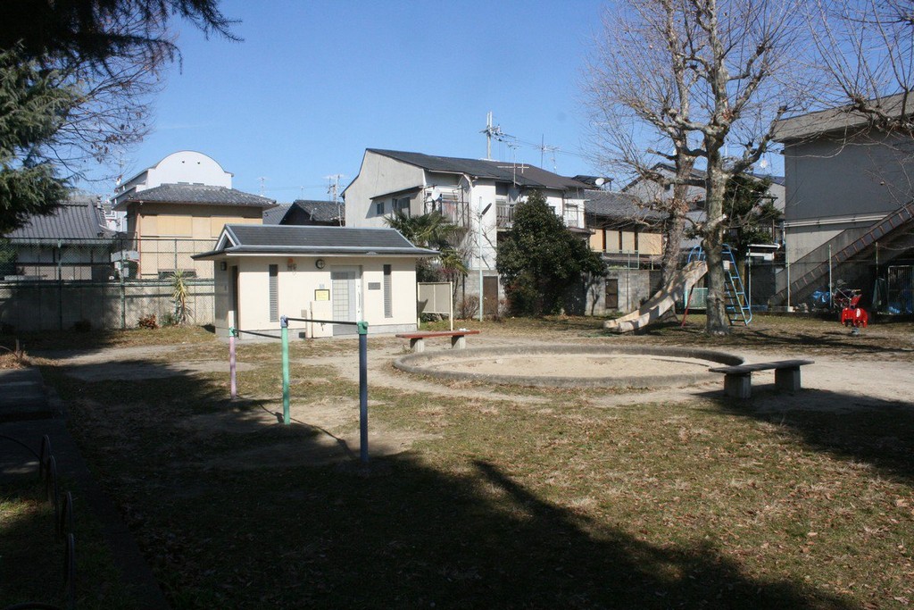 鶴山児童公園